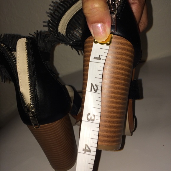 Groove Ali Chunky Block 4" Heeled Sandal Black - Picture 11 of 12